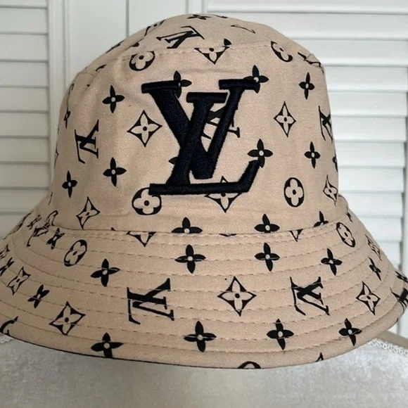 Louis Vuitton | Accessories | Louis Vuitton Tan And Black  display picture 1
